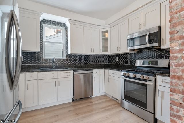 7 Pine St, Bloomfield Twp., NJ 07003