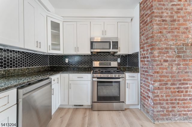 7 Pine St, Bloomfield Twp., NJ 07003