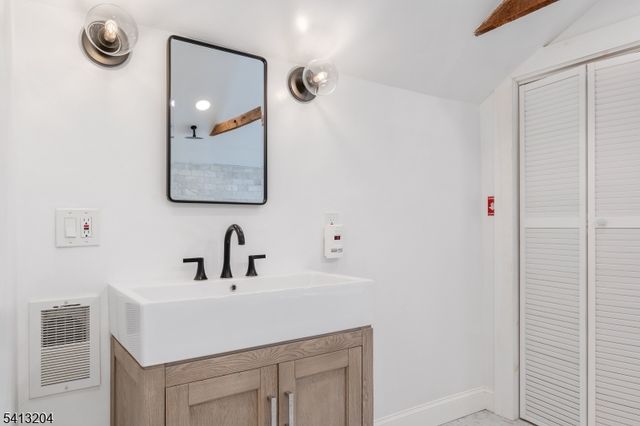 7 Pine St, Bloomfield Twp., NJ 07003