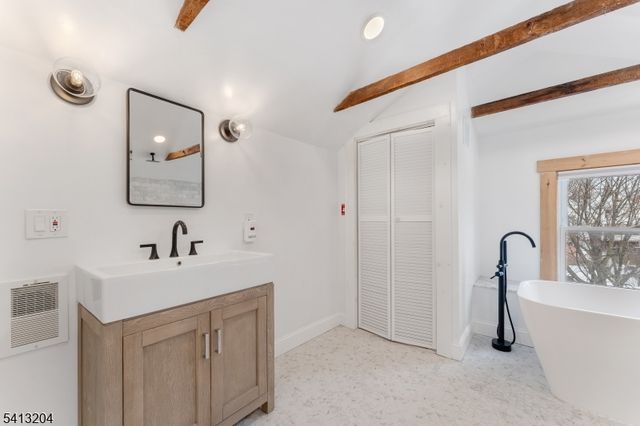 7 Pine St, Bloomfield Twp., NJ 07003