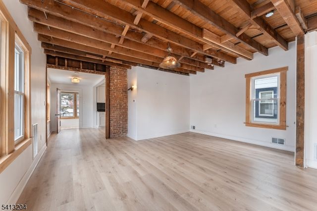 7 Pine St, Bloomfield Twp., NJ 07003