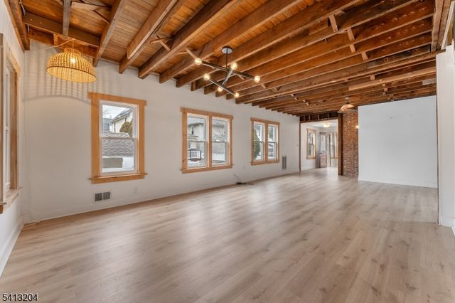 7 Pine St, Bloomfield Twp., NJ 07003