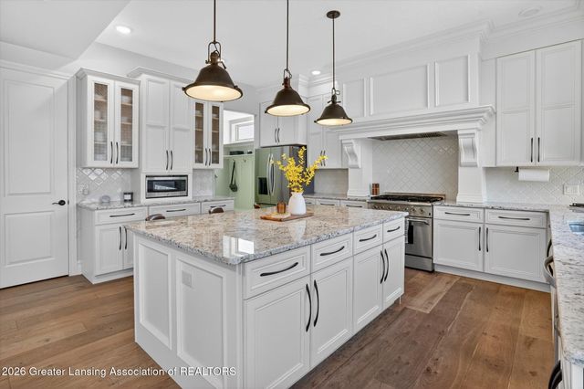 16777 Cedarbrook Drive, Haslett, MI 48840