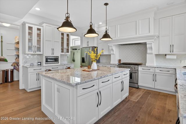 16777 Cedarbrook Drive, Haslett, MI 48840