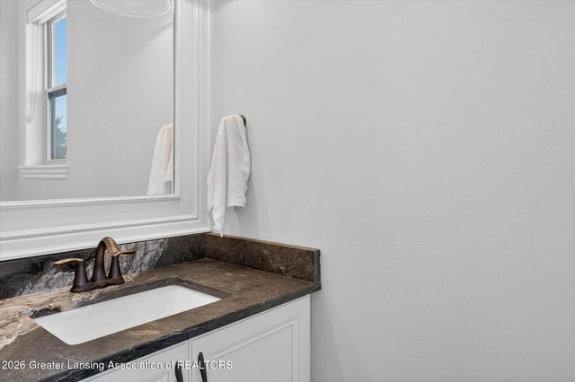 16777 Cedarbrook Drive, Haslett, MI 48840