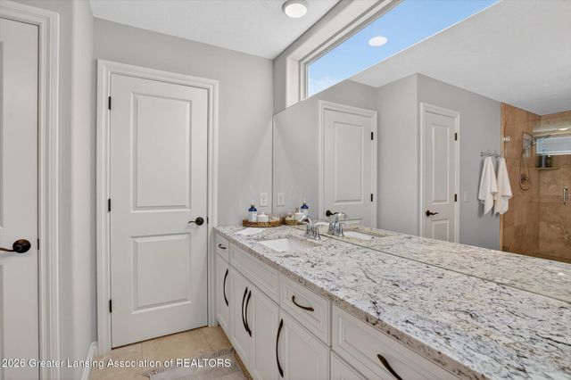 16777 Cedarbrook Drive, Haslett, MI 48840