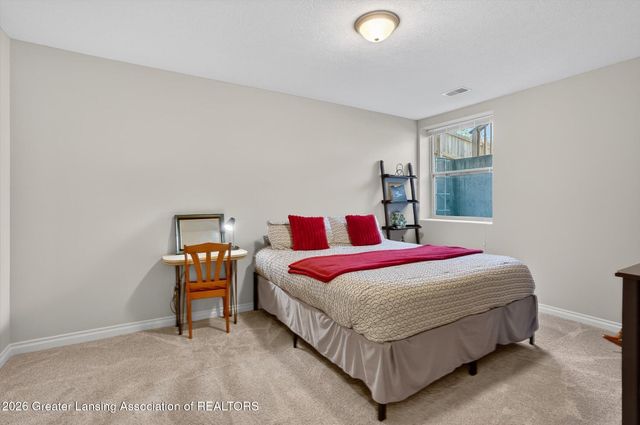 16777 Cedarbrook Drive, Haslett, MI 48840