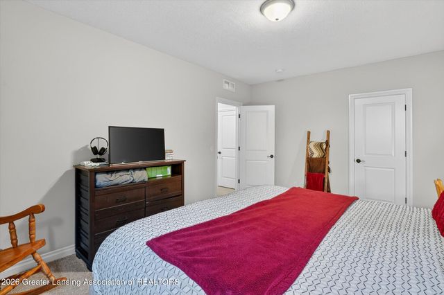 16777 Cedarbrook Drive, Haslett, MI 48840