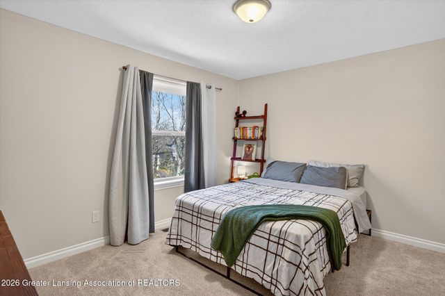 16777 Cedarbrook Drive, Haslett, MI 48840