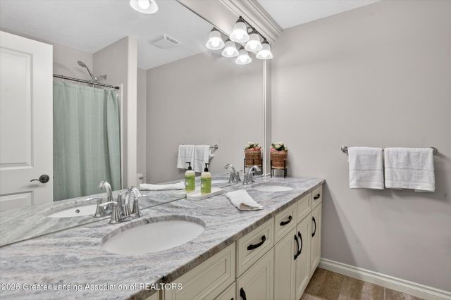 16777 Cedarbrook Drive, Haslett, MI 48840