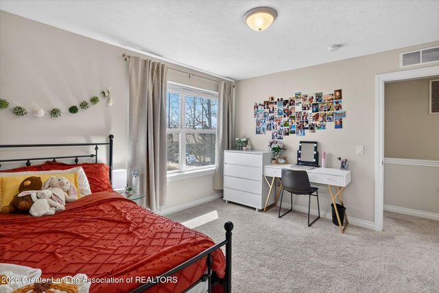 16777 Cedarbrook Drive, Haslett, MI 48840