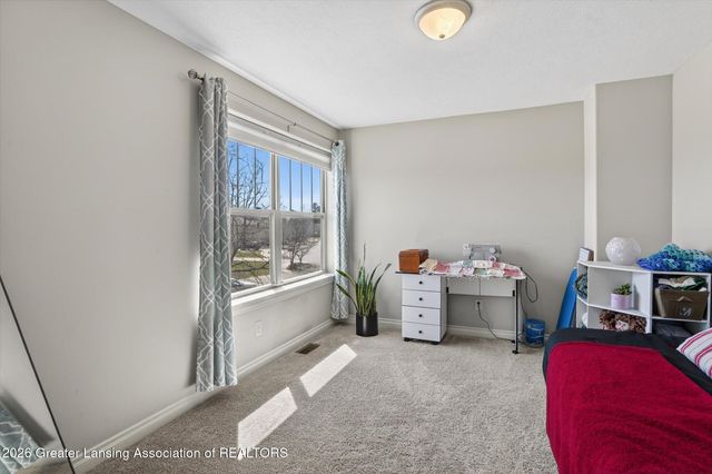 16777 Cedarbrook Drive, Haslett, MI 48840