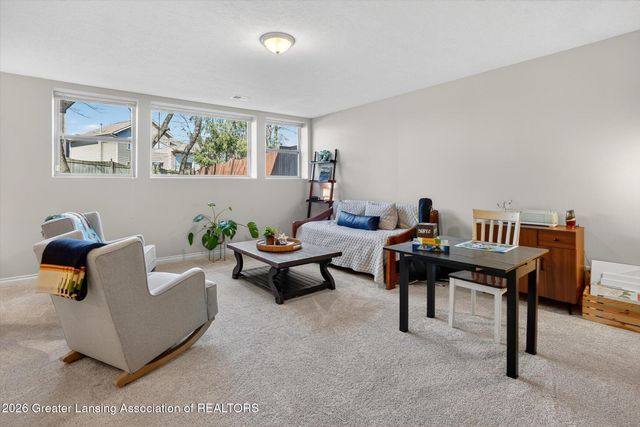 16777 Cedarbrook Drive, Haslett, MI 48840