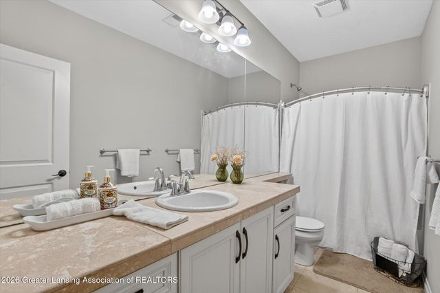 16777 Cedarbrook Drive, Haslett, MI 48840