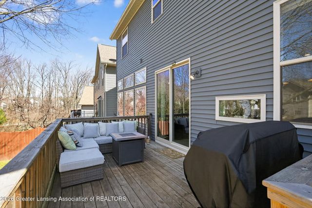 16777 Cedarbrook Drive, Haslett, MI 48840