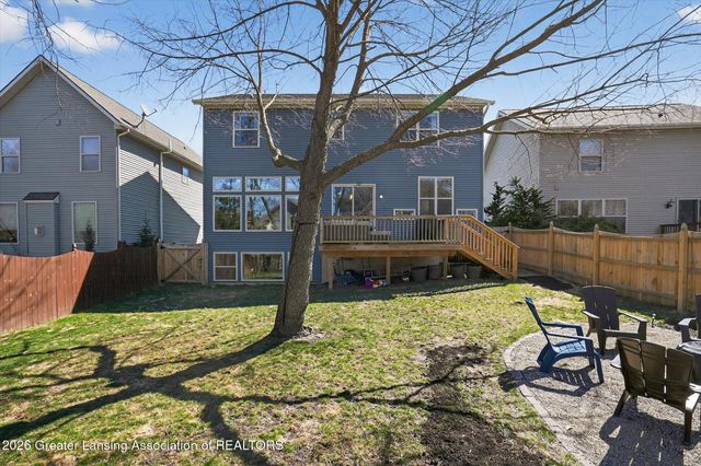 16777 Cedarbrook Drive, Haslett, MI 48840