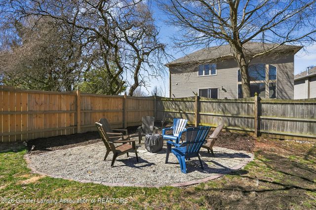 16777 Cedarbrook Drive, Haslett, MI 48840