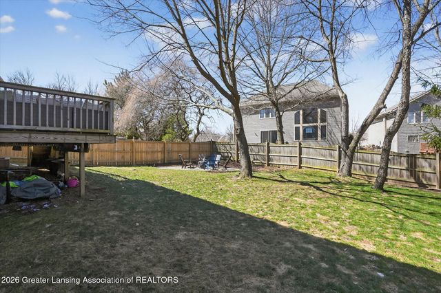 16777 Cedarbrook Drive, Haslett, MI 48840