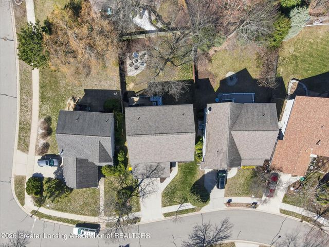 16777 Cedarbrook Drive, Haslett, MI 48840