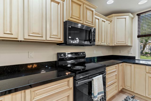 4039 E Melody Lane, Springfield, MO 65809
