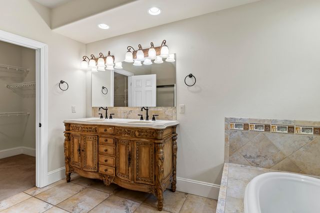 4039 E Melody Lane, Springfield, MO 65809