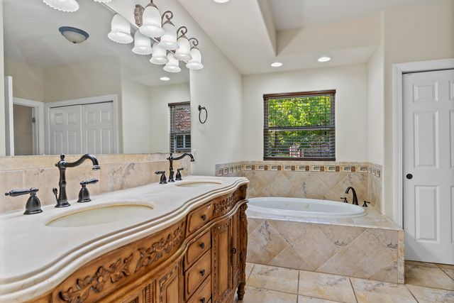 4039 E Melody Lane, Springfield, MO 65809