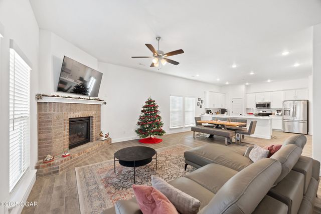 411 Sophia Jane Lane, Duenweg, MO 64841