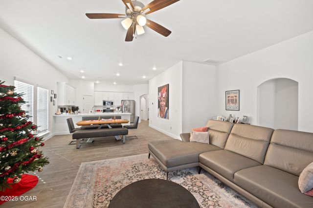 411 Sophia Jane Lane, Duenweg, MO 64841