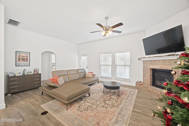 411 Sophia Jane Lane, Duenweg, MO 64841