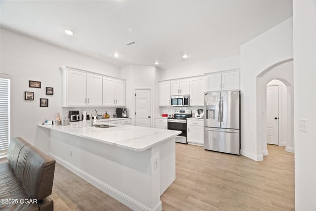 411 Sophia Jane Lane, Duenweg, MO 64841