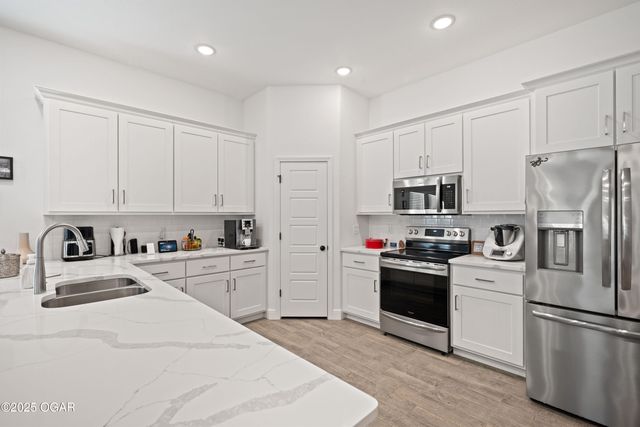 411 Sophia Jane Lane, Duenweg, MO 64841