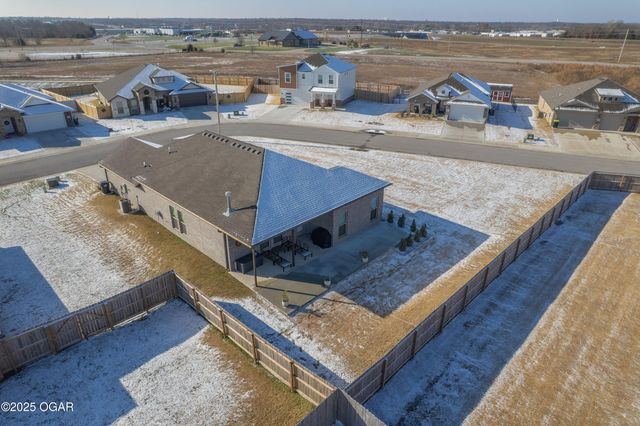 411 Sophia Jane Lane, Duenweg, MO 64841