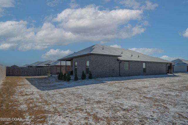 411 Sophia Jane Lane, Duenweg, MO 64841