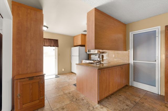 1917 W Flora St, Costa Mesa, CA 92704