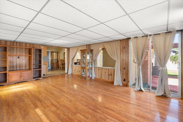 1917 W Flora St, Costa Mesa, CA 92704