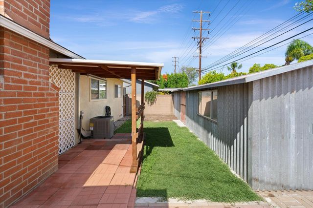 1917 W Flora St, Costa Mesa, CA 92704