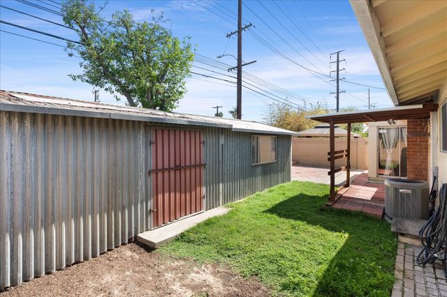 1917 W Flora St, Costa Mesa, CA 92704