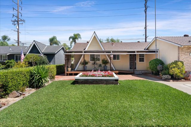 1917 W Flora St, Costa Mesa, CA 92704
