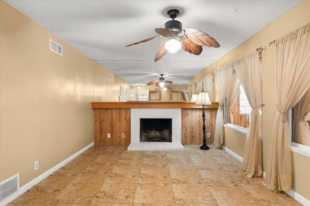 1917 W Flora St, Costa Mesa, CA 92704
