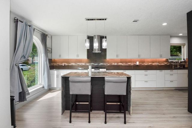 15807 Brookvilla Drive, Houston, TX 77059