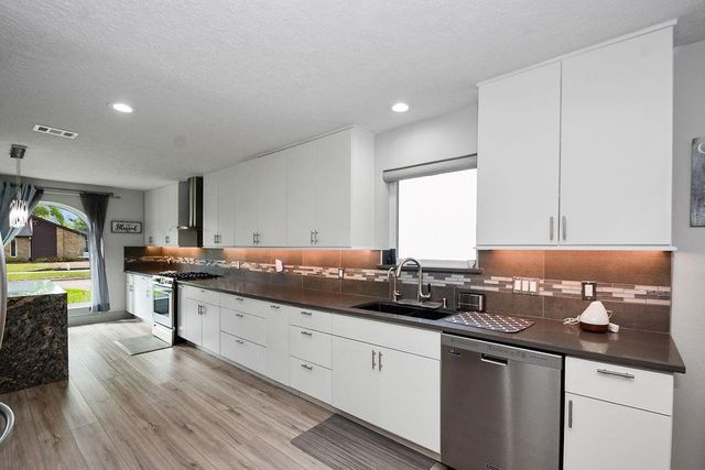 15807 Brookvilla Drive, Houston, TX 77059