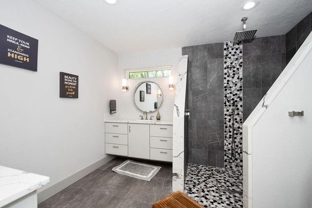 15807 Brookvilla Drive, Houston, TX 77059