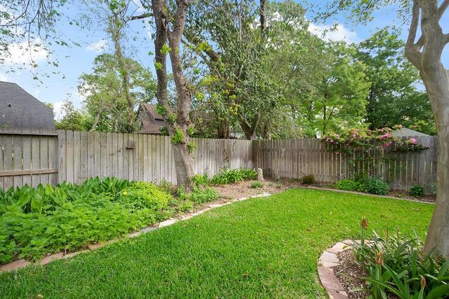 15807 Brookvilla Drive, Houston, TX 77059