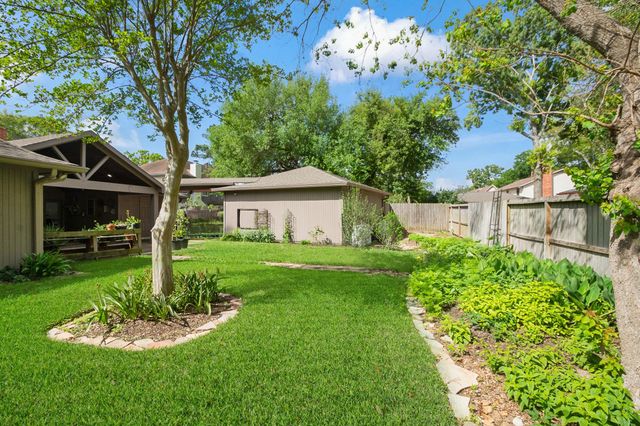 15807 Brookvilla Drive, Houston, TX 77059