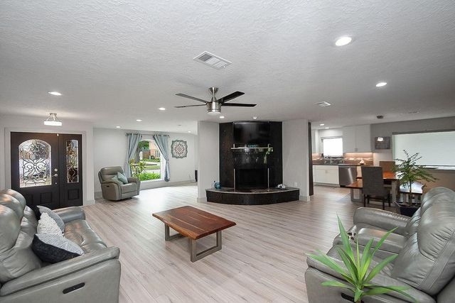 15807 Brookvilla Drive, Houston, TX 77059