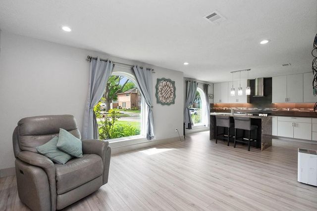 15807 Brookvilla Drive, Houston, TX 77059