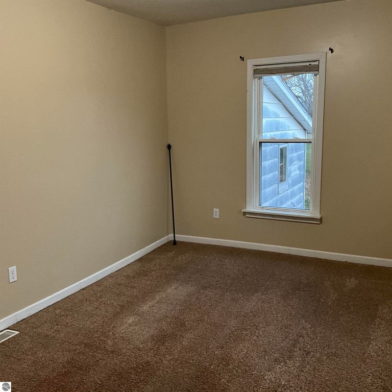 Image 23 of property listing at 3394 W Washington Road, Ithaca, MI 48847