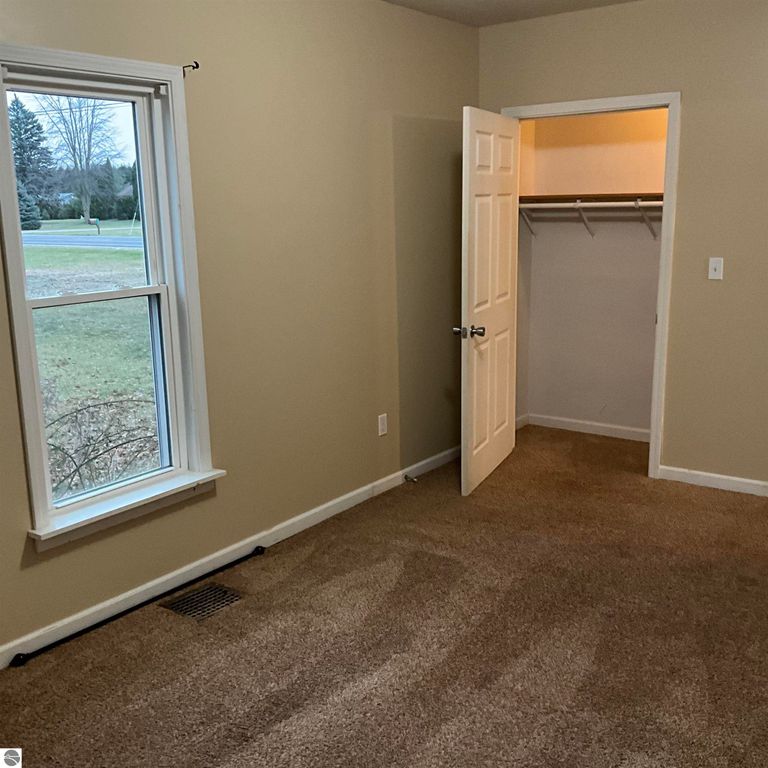 Image 24 of property listing at 3394 W Washington Road, Ithaca, MI 48847