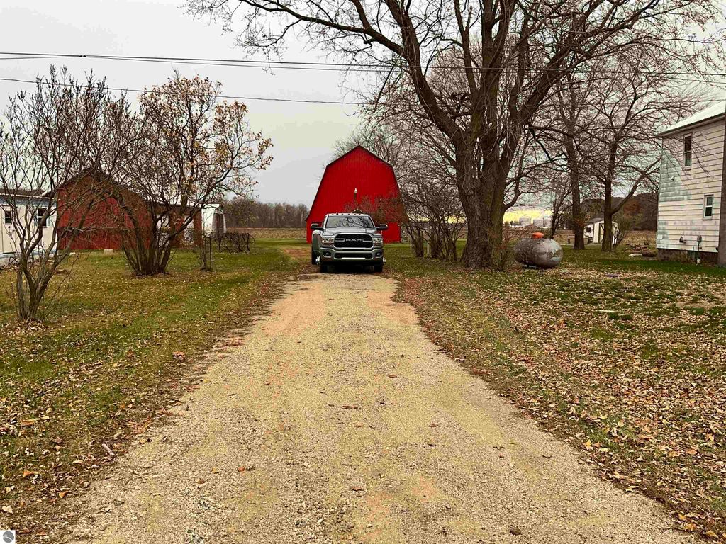 Image 51 of property listing at 3394 W Washington Road, Ithaca, MI 48847