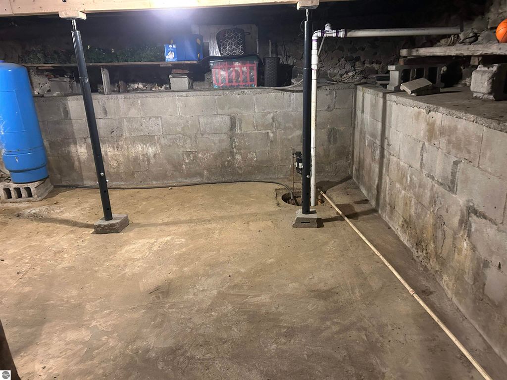 Image 55 of property listing at 3394 W Washington Road, Ithaca, MI 48847